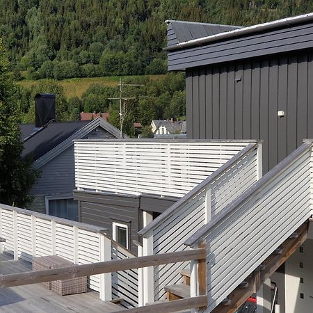 Lyngen Apartments Lyngseidet Exteriér fotografie