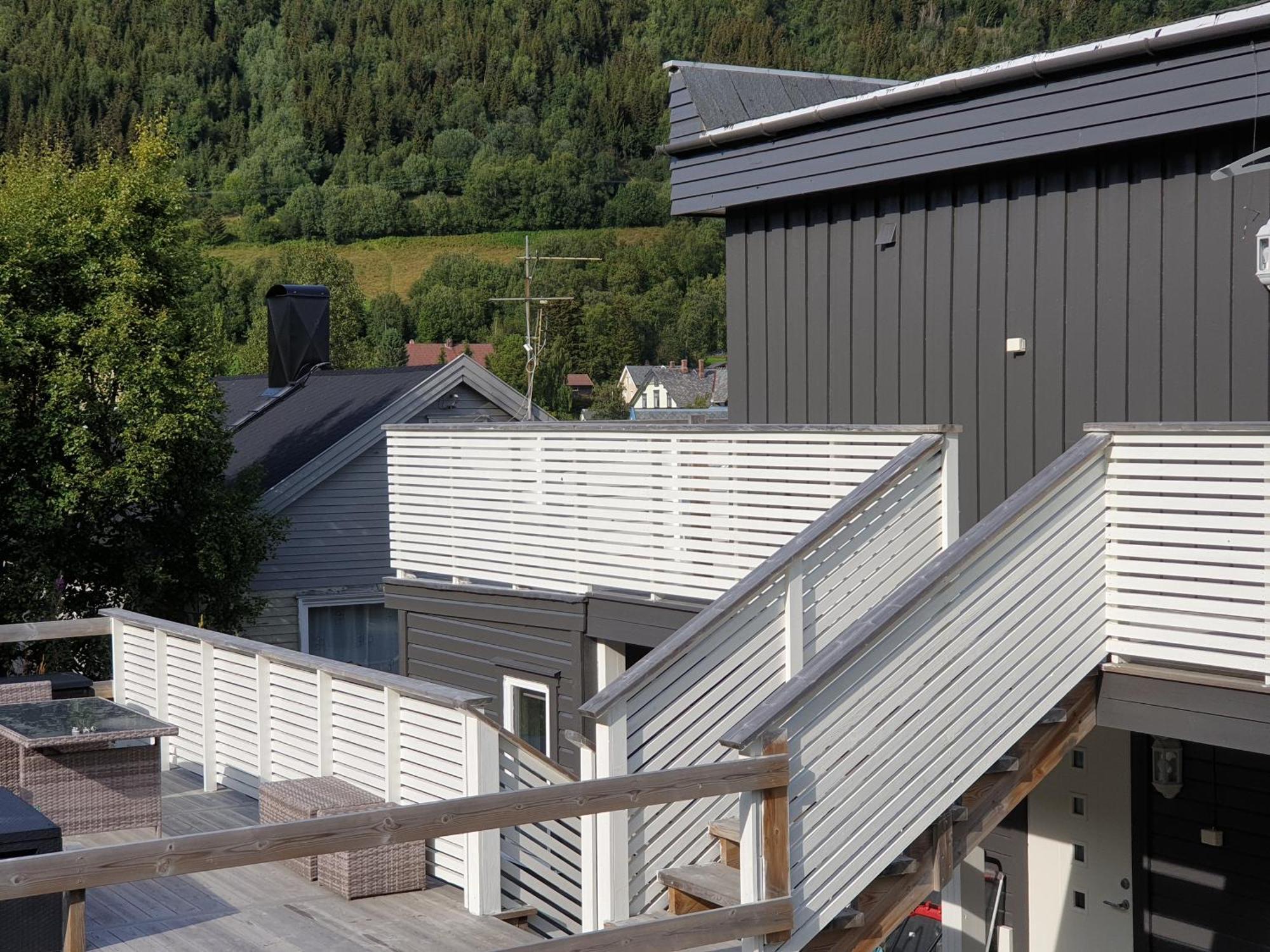 Lyngen Apartments Lyngseidet Exteriér fotografie